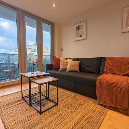 Apartment 100M From Fistral Beach- Underground Parking-Surf Shower & Locker- Sleeps 6 뉴키 외부 사진